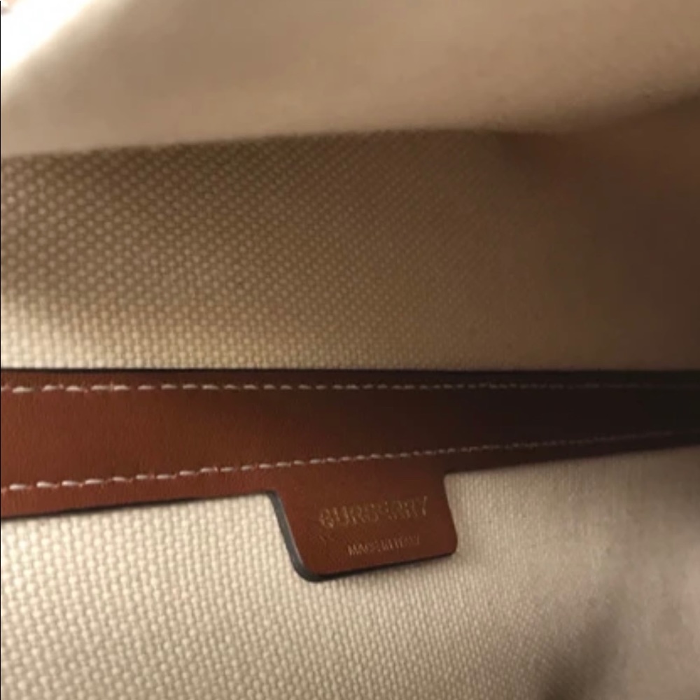 Burberry Logo Graphic Peggy - Picture 6 of 6